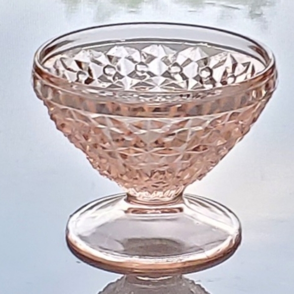 1940s "Holiday Pink" 2 3/4" Tall Champagne Sherbet Compote by Jeannette - Picture 1 of 16